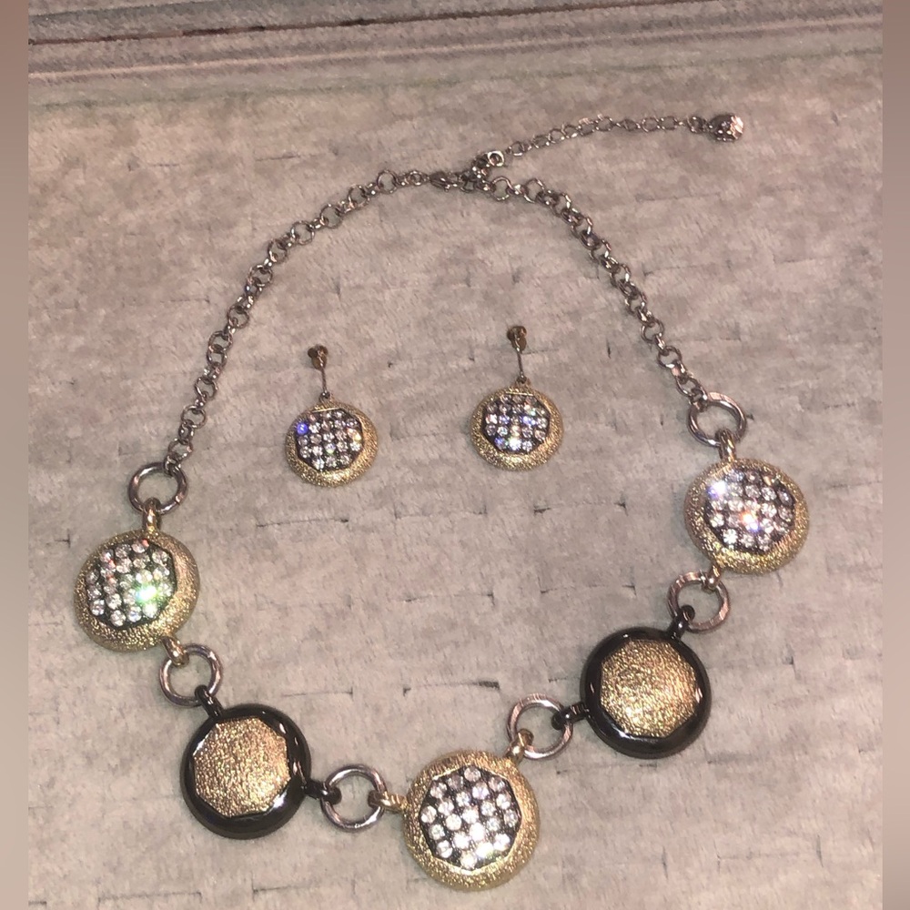 Monet Brand Necklace & Earrings Set.